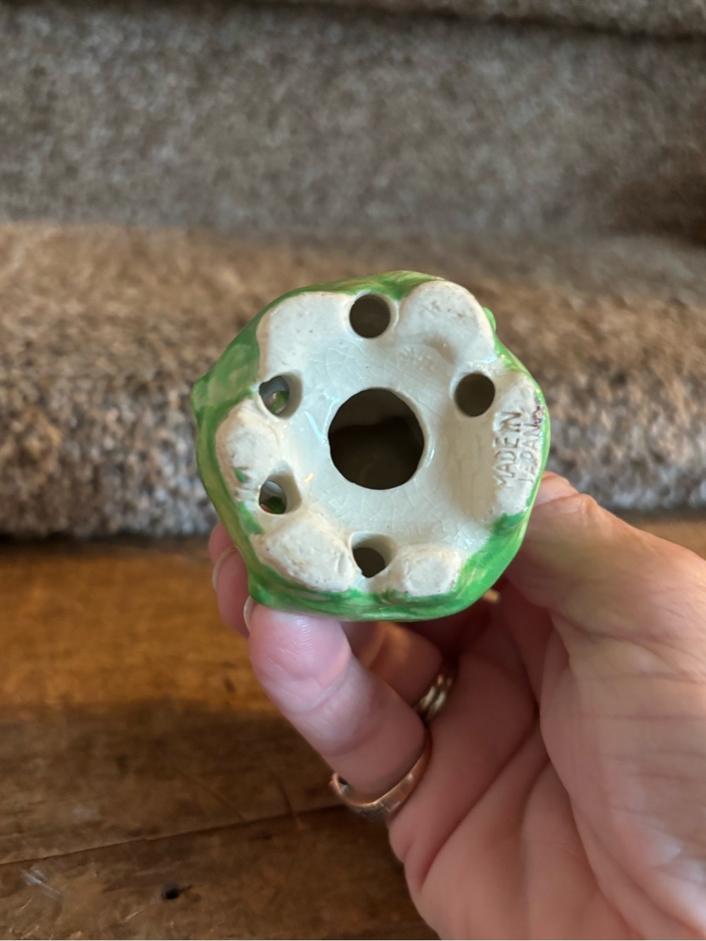 Vintage ceramic flower frog - Picture 6 of 6